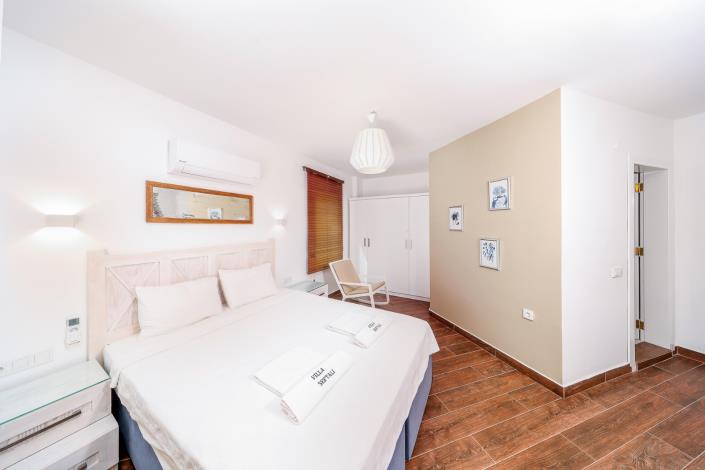 Image No.57-4 Bed Villa / Detached for sale