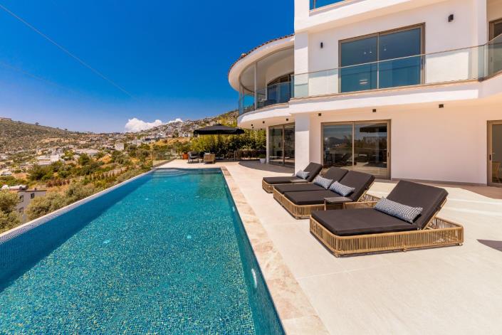 Image No.3-5 Bed Villa / Detached for sale