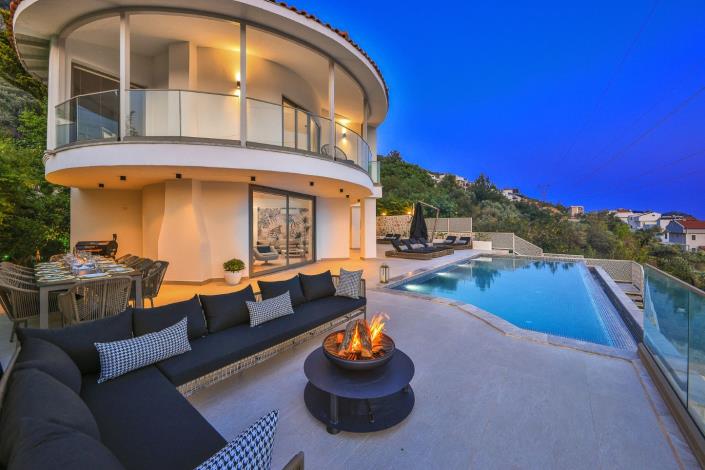 Image No.59-5 Bed Villa / Detached for sale