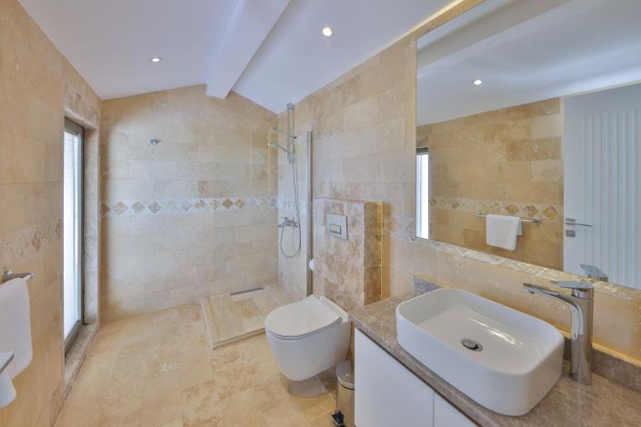 Image No.47-5 Bed Villa / Detached for sale