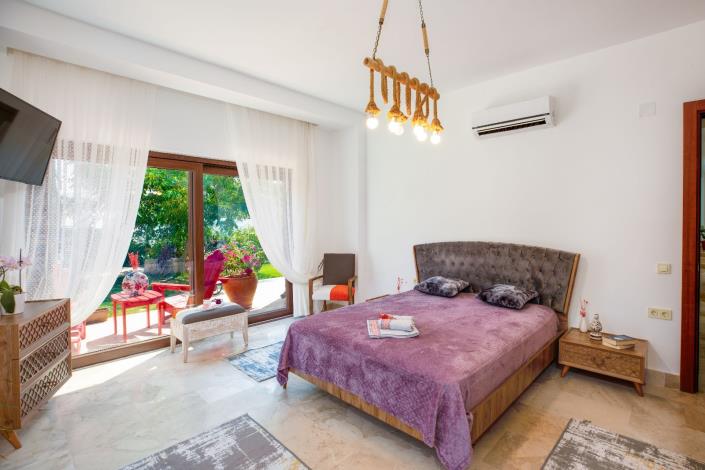 Image No.26-4 Bed Villa / Detached for sale