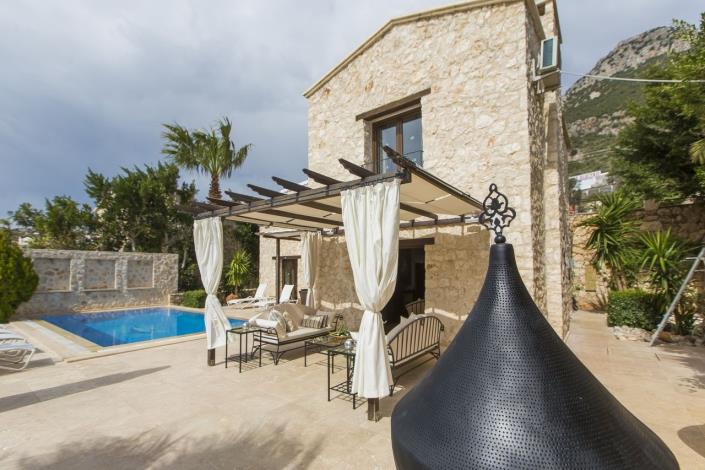 Image No.1-3 Bed Villa / Detached for sale