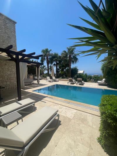 Image No.14-3 Bed Villa / Detached for sale