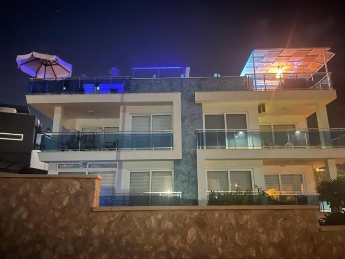 Image No.10-3 Bed Apartment for sale