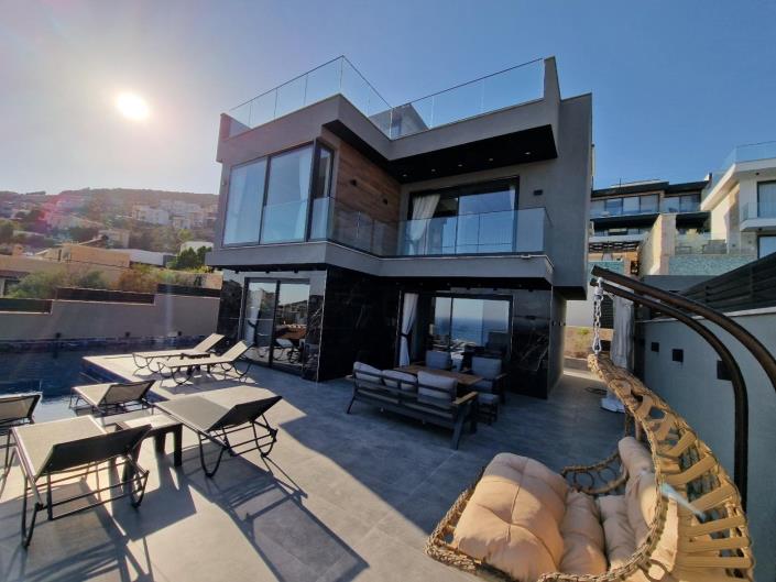 Image No.9-4 Bed Villa for sale