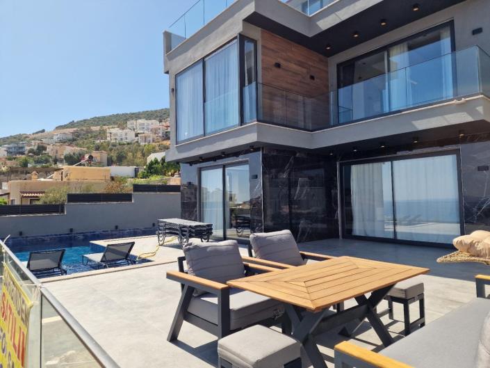 Image No.4-4 Bed Villa for sale