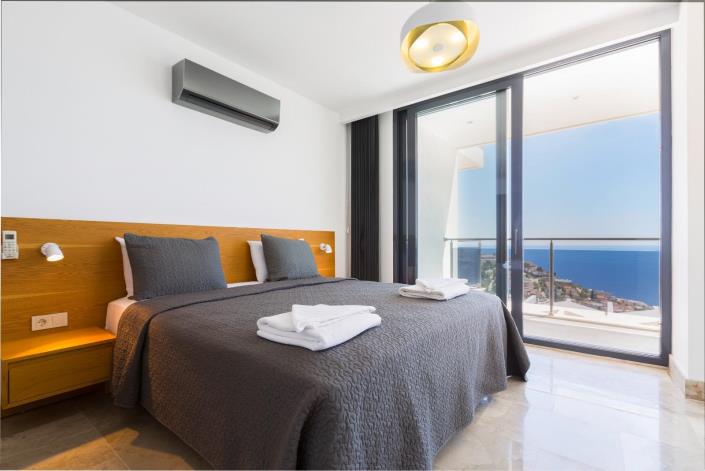 Image No.10-4 Bed Villa / Detached for sale