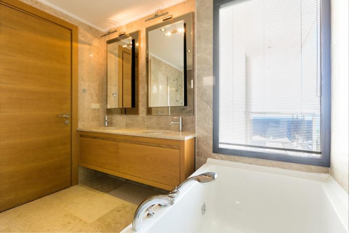 Image No.15-4 Bed Villa / Detached for sale