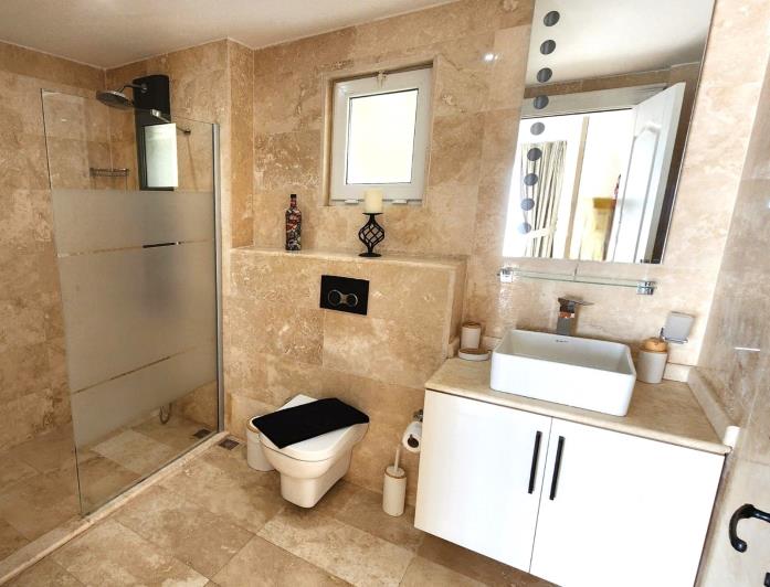 Image No.8-3 Bed Villa / Detached for sale