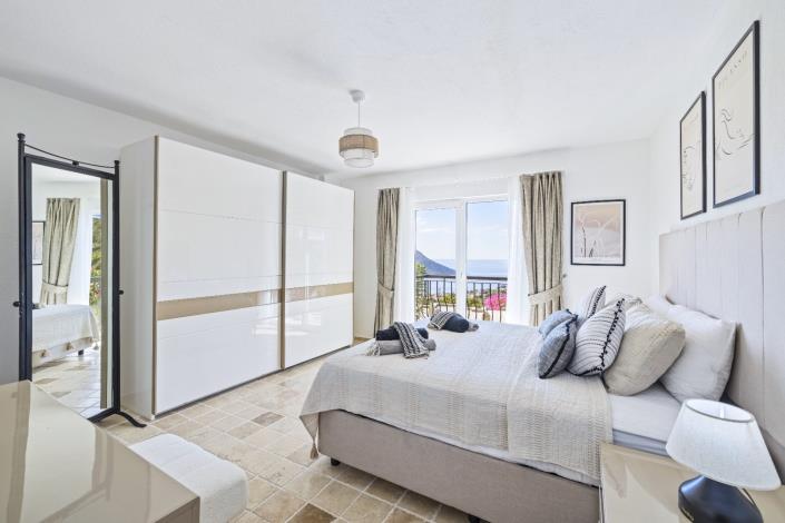 Image No.12-3 Bed Villa / Detached for sale