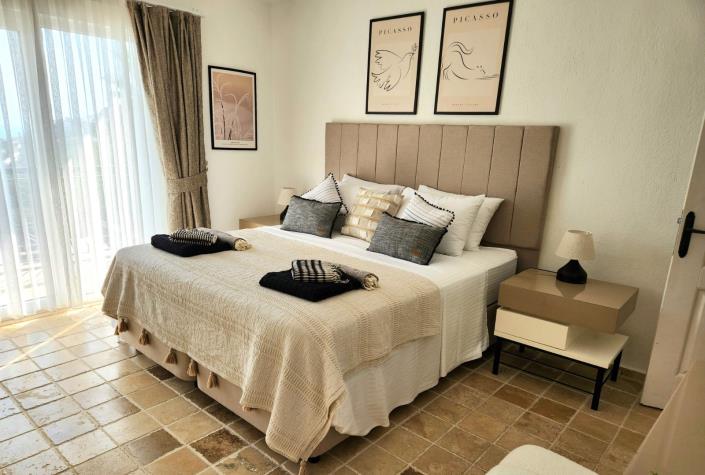 Image No.32-3 Bed Villa / Detached for sale