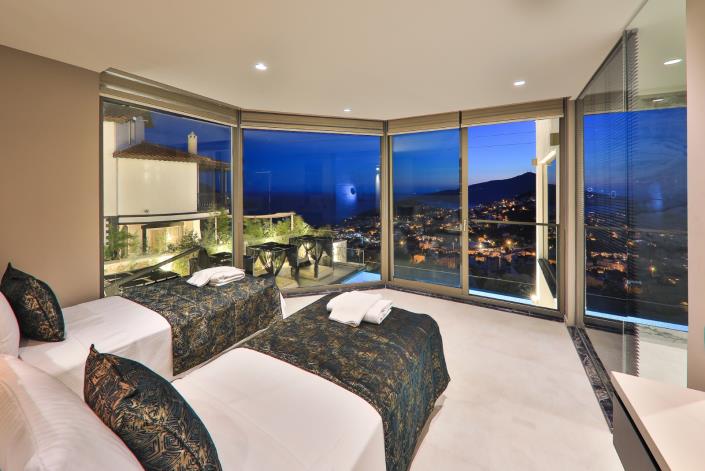 Image No.56-4 Bed Villa / Detached for sale