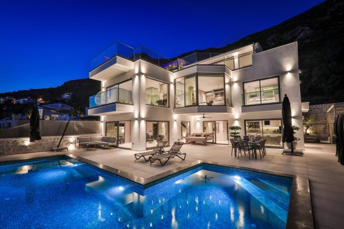 Image No.58-4 Bed Villa / Detached for sale