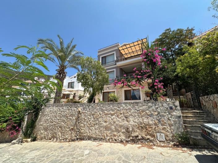 Image No.35-5 Bed Villa / Detached for sale