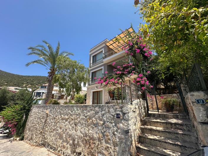 Image No.37-5 Bed Villa / Detached for sale