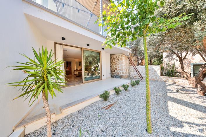 Image No.37-5 Bed Villa / Detached for sale