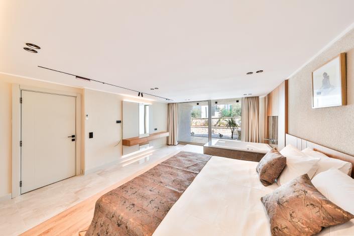 Image No.22-5 Bed Villa / Detached for sale