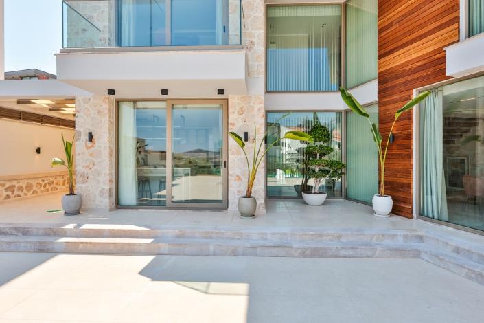 Image No.9-5 Bed Villa / Detached for sale