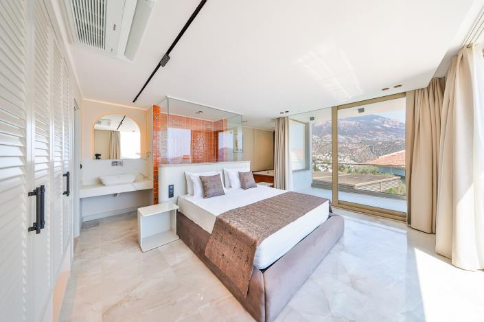 Image No.15-5 Bed Villa / Detached for sale