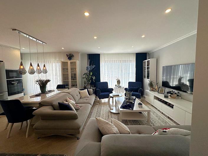 Image No.10-2 Bed Apartment for sale