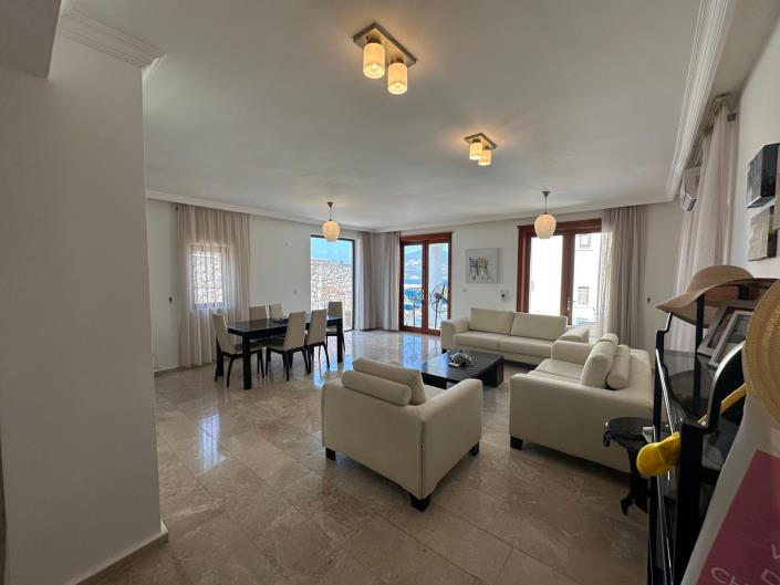 Image No.9-4 Bed Villa / Detached for sale