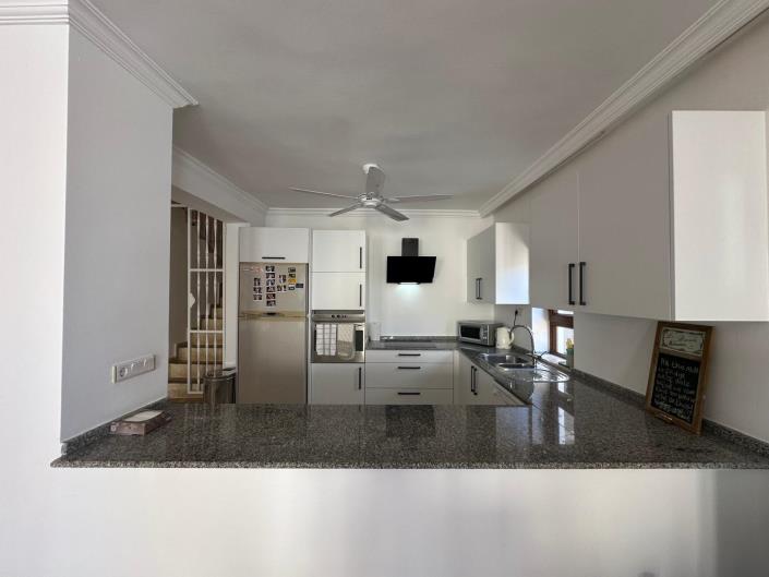 Image No.11-4 Bed Villa / Detached for sale