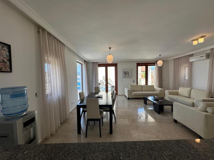 Image No.13-4 Bed Villa / Detached for sale