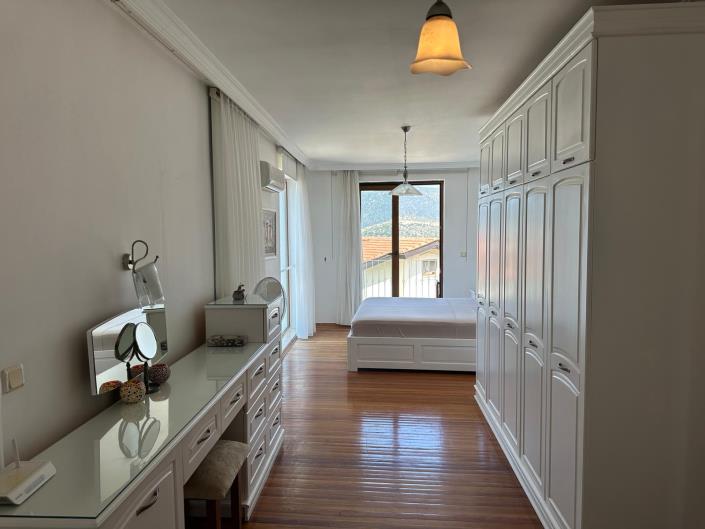 Image No.34-4 Bed Villa / Detached for sale