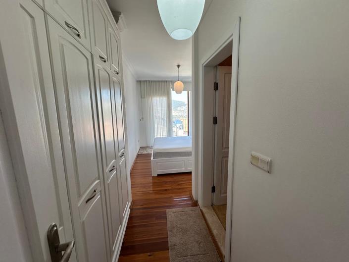 Image No.39-4 Bed Villa / Detached for sale