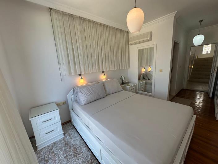 Image No.41-4 Bed Villa / Detached for sale