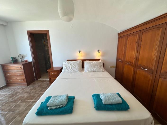 Image No.45-4 Bed Villa / Detached for sale