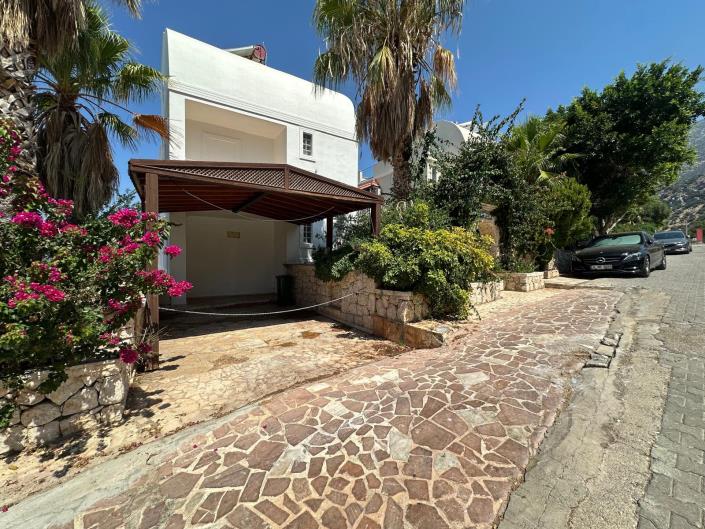 Image No.52-4 Bed Villa / Detached for sale