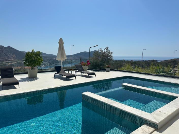 Image No.10-6 Bed Villa / Detached for sale