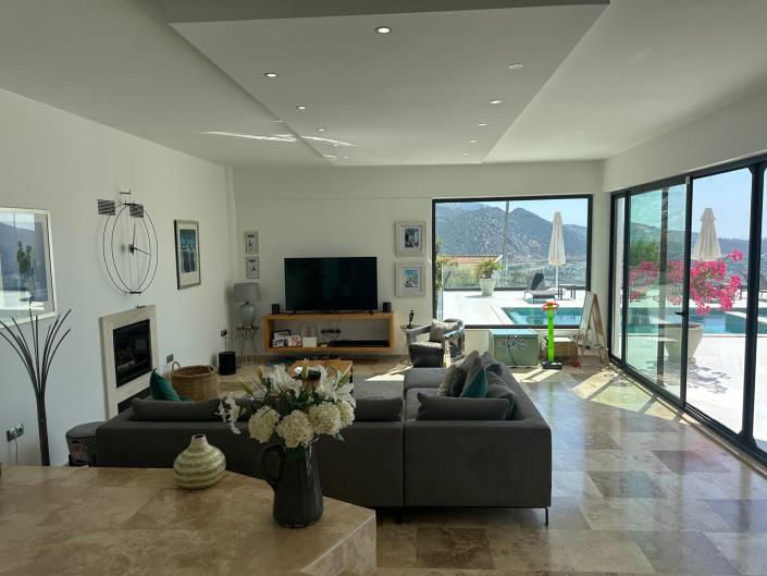 Image No.19-6 Bed Villa / Detached for sale