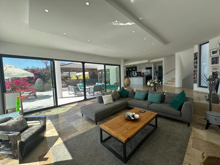 Image No.20-6 Bed Villa / Detached for sale