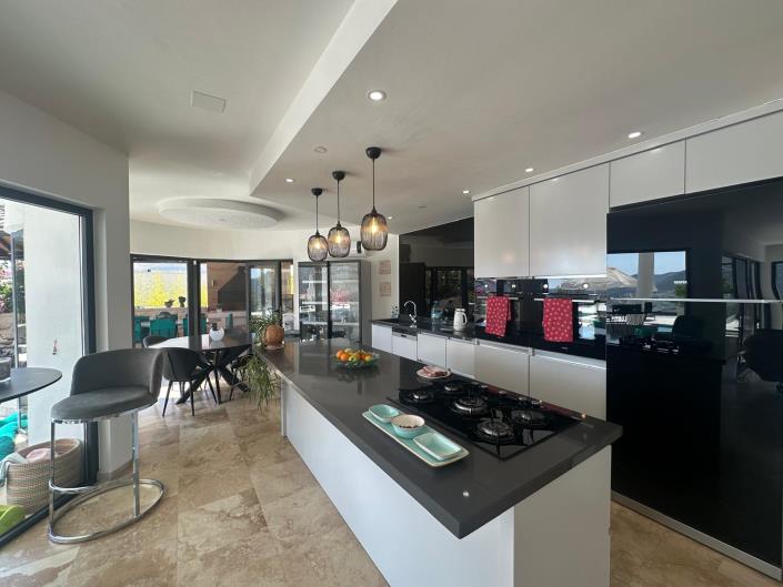 Image No.21-6 Bed Villa / Detached for sale