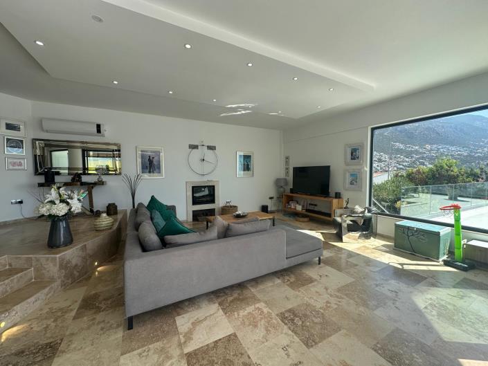 Image No.26-6 Bed Villa / Detached for sale