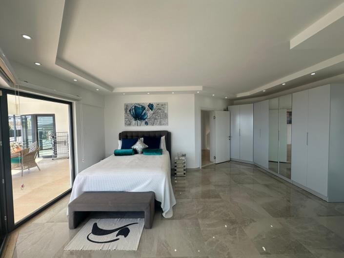 Image No.33-6 Bed Villa / Detached for sale