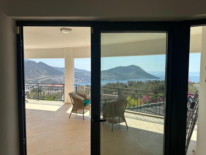 Image No.52-6 Bed Villa / Detached for sale