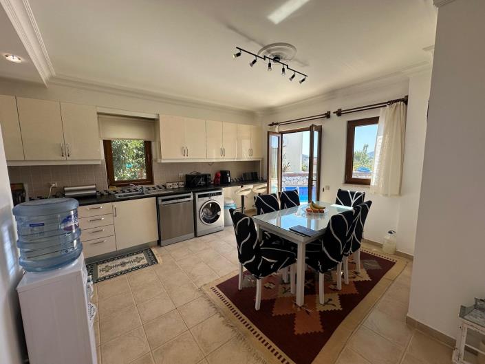 Image No.15-4 Bed Villa / Detached for sale