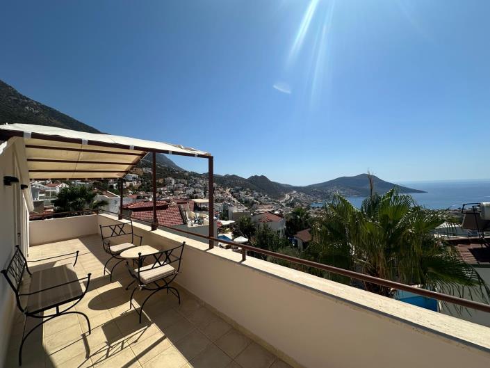 Image No.26-4 Bed Villa / Detached for sale