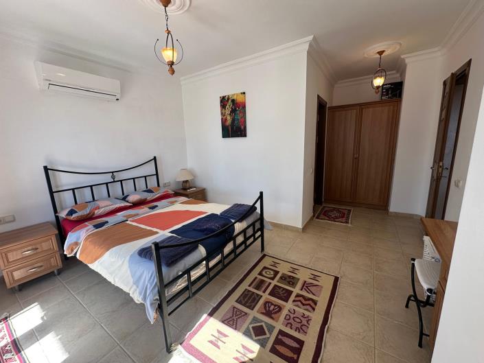 Image No.29-4 Bed Villa / Detached for sale