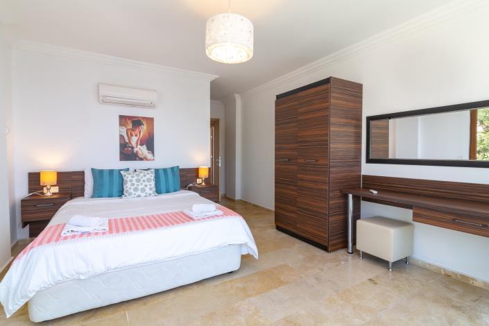 Image No.22-5 Bed Villa / Detached for sale