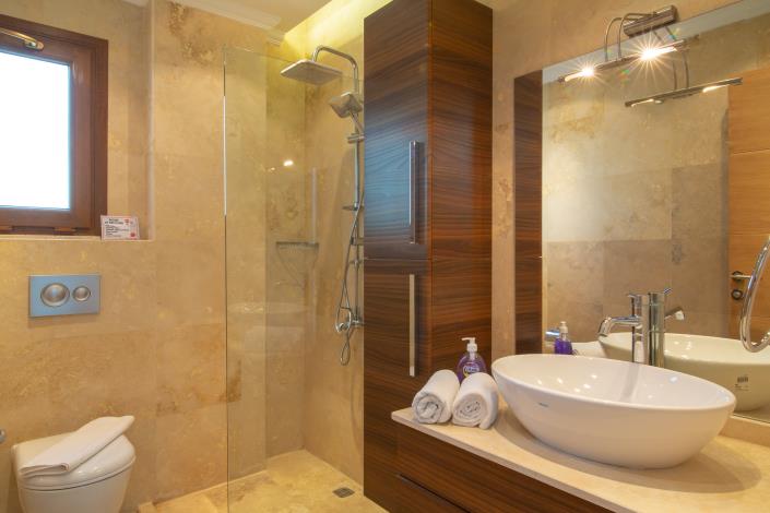 Image No.24-5 Bed Villa / Detached for sale