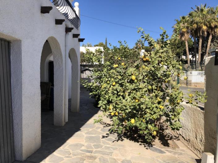 Image No.19-4 Bed Villa / Detached for sale