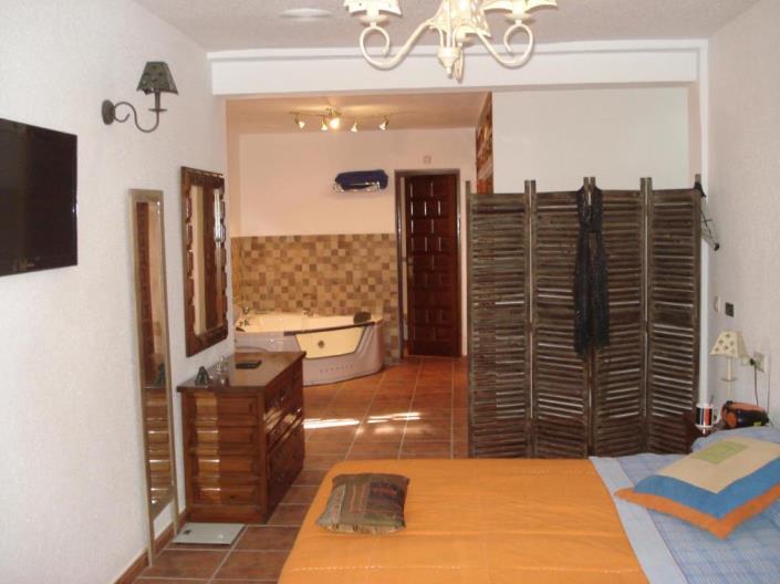 Image No.42-7 Bed Commercial for sale