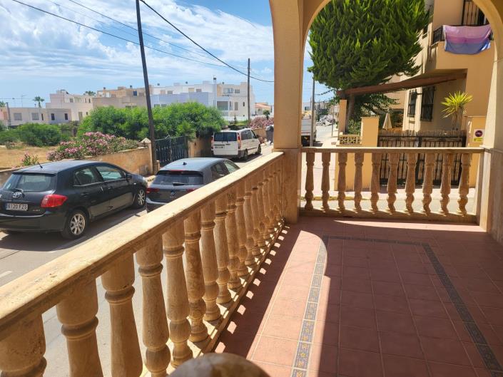 Image No.2-4 Bed Villa for sale