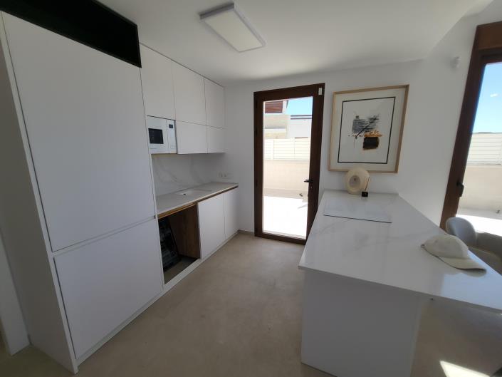 Image No.14-3 Bed Villa / Detached for sale