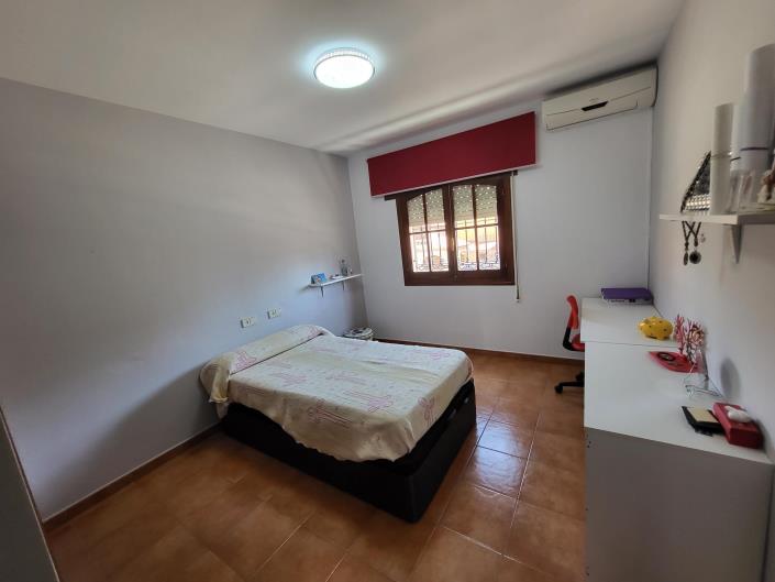 Image No.10-5 Bed House for sale