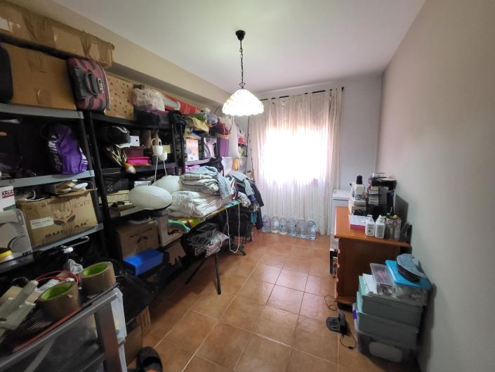 Image No.18-5 Bed House for sale